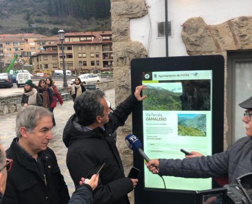 Tótem interactivo para exterior. Digital Signage