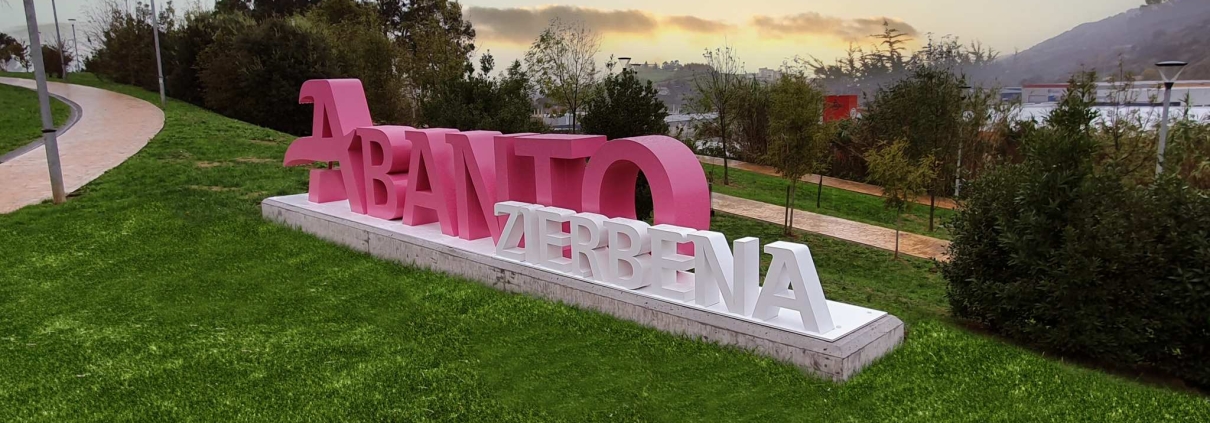 letras corpóreas grandes en pueblos